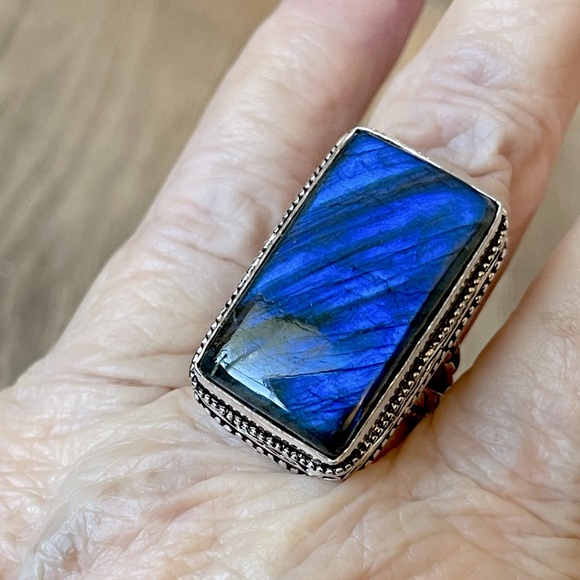 Fiery Labradorite Gemstone Ring - Picture 2 of 6